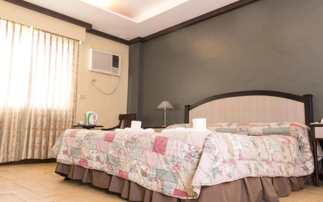 Tagaytay Country Hotel