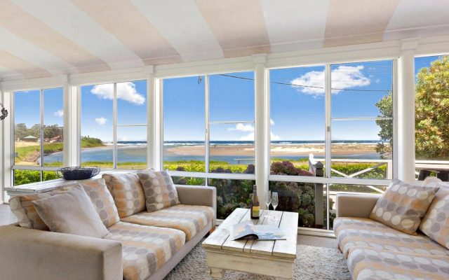 THE BEACH HOUSE Gerroa 4pm check out Sundays