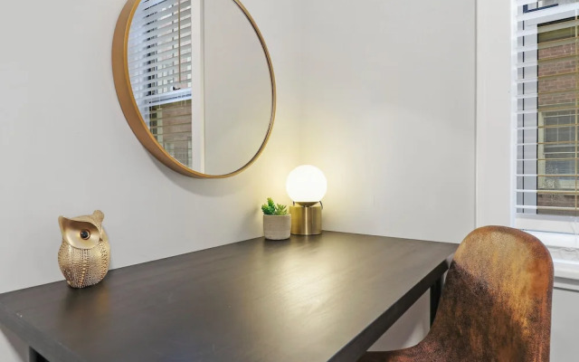 Cozy 2BR - Montrose 1A