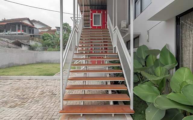 RedDoorz near Lembang Park & Zoo