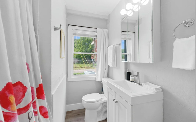 Chic City Retreat 93D