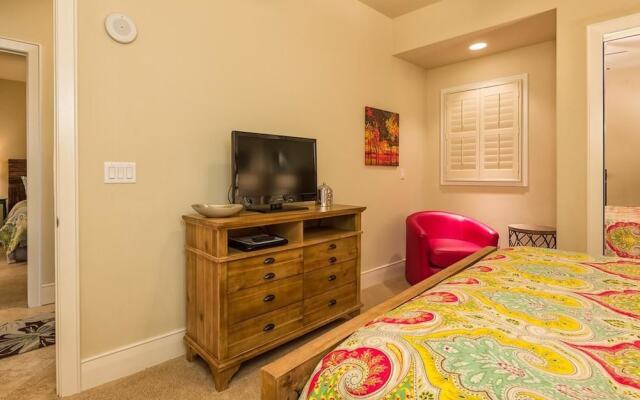 Turquoise Place Unit 404C