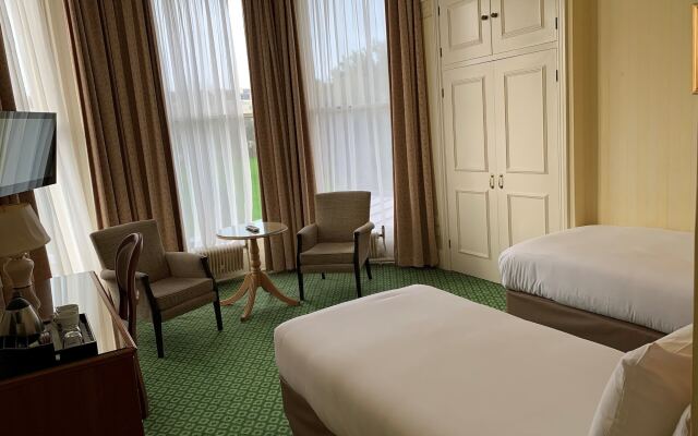 Clifton Hotel