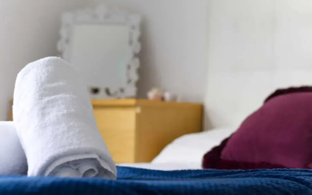 Stayzo House Accommodation - Coventry Free Parking