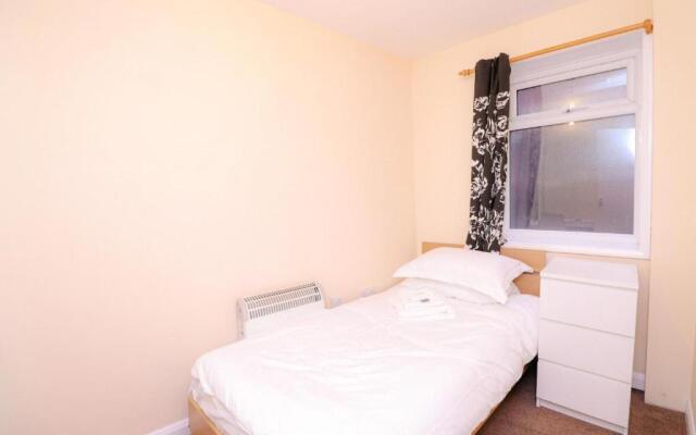 Cosy 2BD Flat Lincoln City Centre Sleeps 3