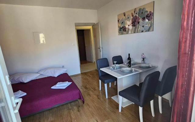 Apartments Miro
