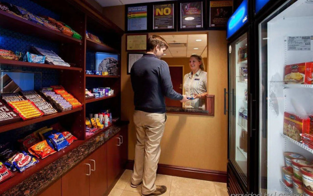 Hampton Inn & Suites Grove City