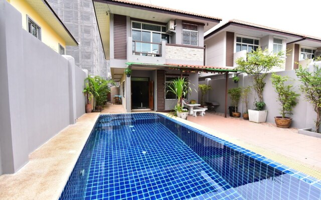 Baan Roi Lan