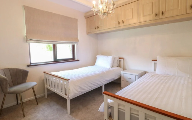 27 Brocklehurst