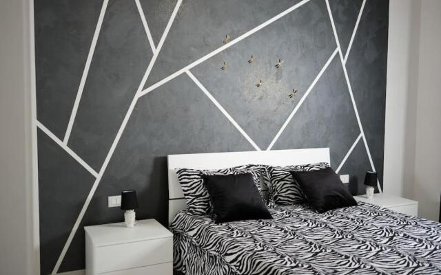 NewLife 8.15 Holiday Home Black