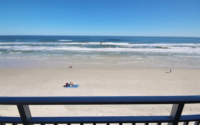 Sea Coast Gardens III 406