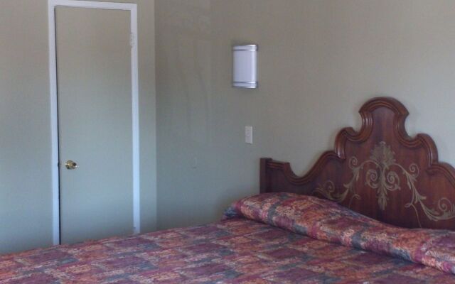 Santa Ana Travel Inn