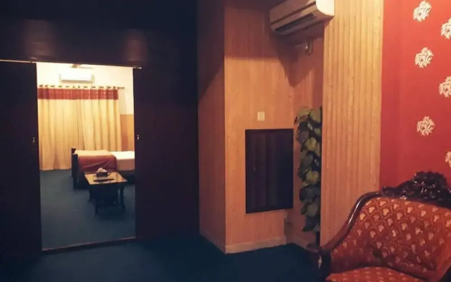 Divine Hotel