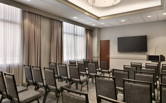 Courtyard by Marriott Tysons McLean