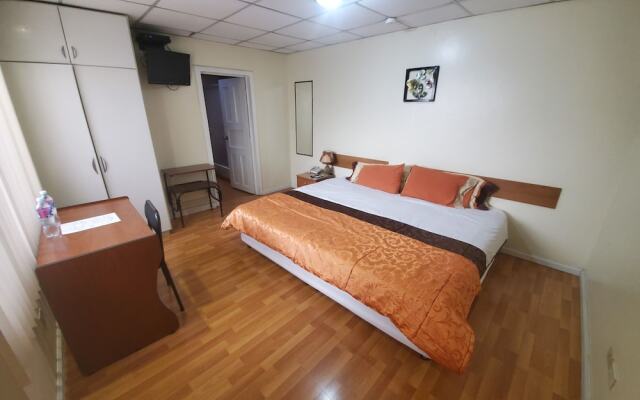 Mariscal Inn & Suites