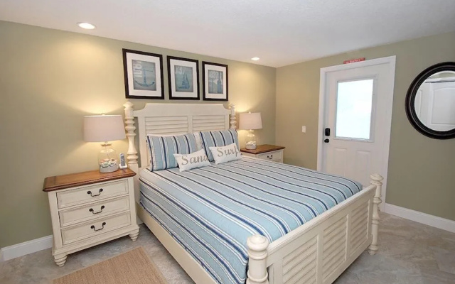 The Anna Maria Island Beach Breeze