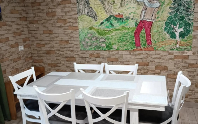 Садиба Янчар з Басейном