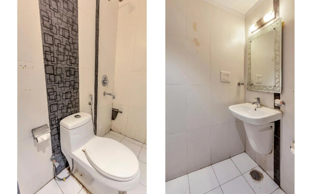 OYO 8902 Hotel Ronald Inn