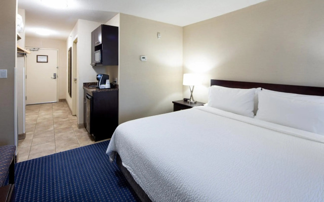 Holiday Inn Express Hotel & Suites Edson by IHG