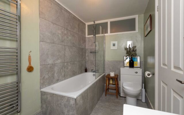 Rustic Modern 1BD Flat W/garden Stoke Newington!