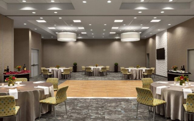 Aloft Jacksonville Tapestry Park