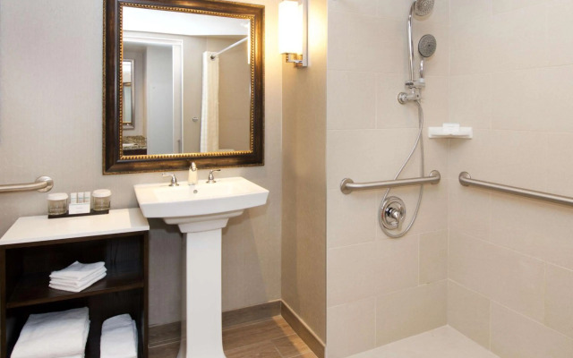 Embassy Suites by Hilton Portland Tigard