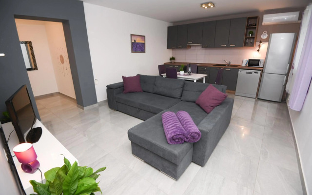 Apartments Lidija - see view with private hot tub and split level apartment with garden