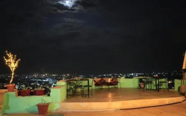 Hotel Surja