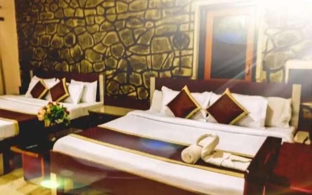 Hotel Palm residency