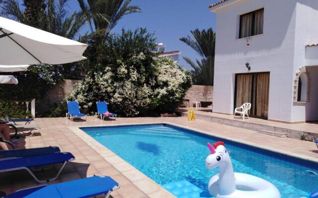 Coral Cypria Villa !!