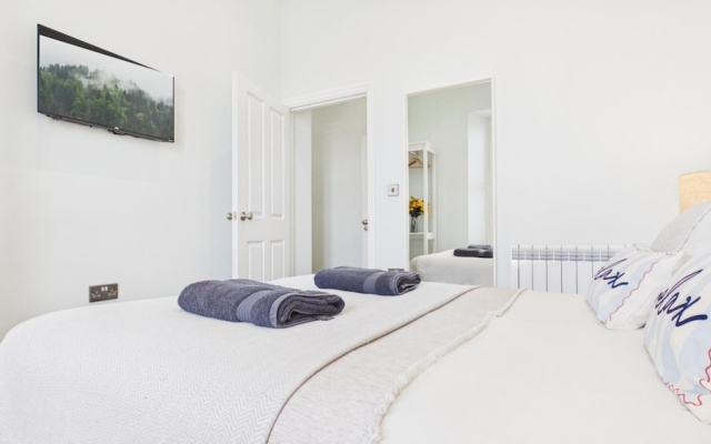No. 6 Croft House - 1 Bedroom Apartment - Tenby