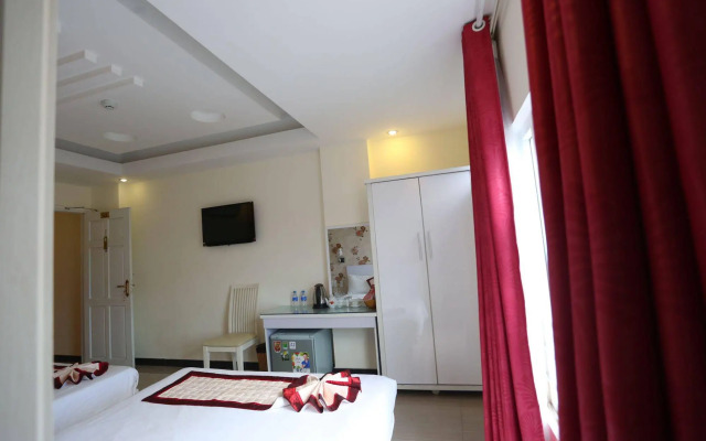 Lee Park Hotel