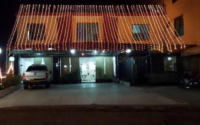 Holidays Inn Kashmir