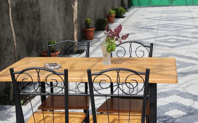 La Deka Guesthouse
