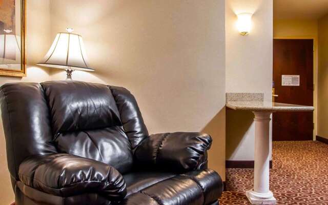 Comfort Suites East Brunswick - South River