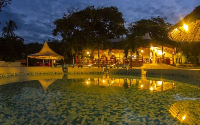 HillPark Hotel - Tiwi Beach