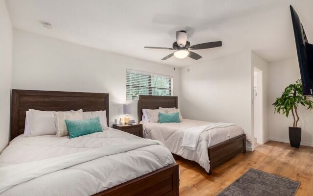 Glencove Mesa 4 Bedroom Home by RedAwning