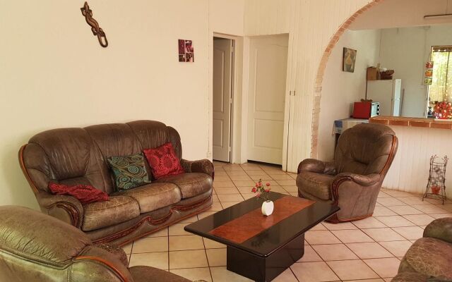 House With 3 Bedrooms in Saint-gilles les Bains, With Wifi