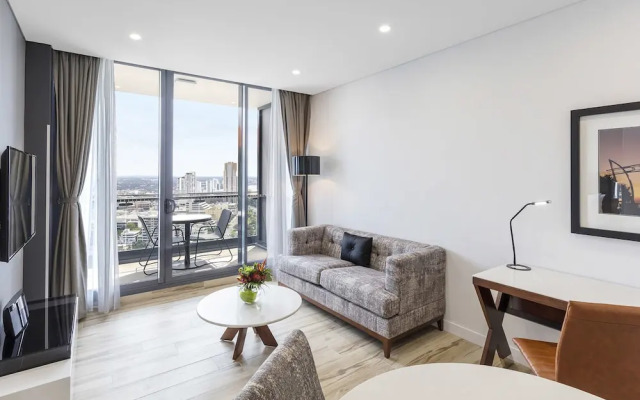 Meriton Serviced Apartments Aqua Street, Southport QLD