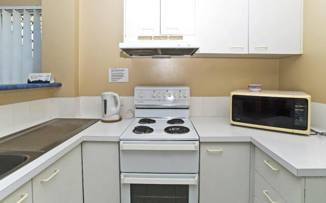 Budds Beach Apartments