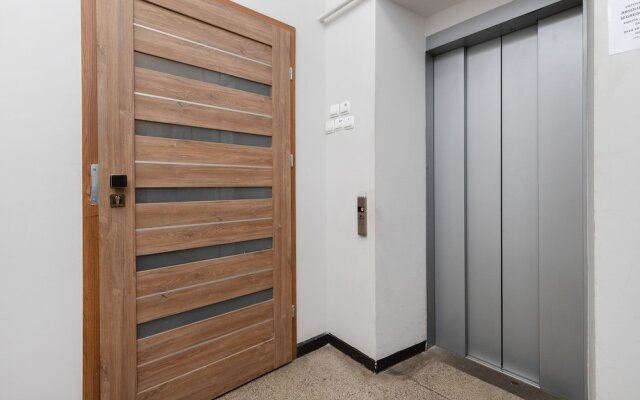 Świętojańska Studio Gdynia by Renters