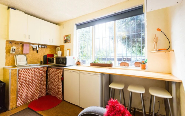 REID, Fitzroy Studio Apartment