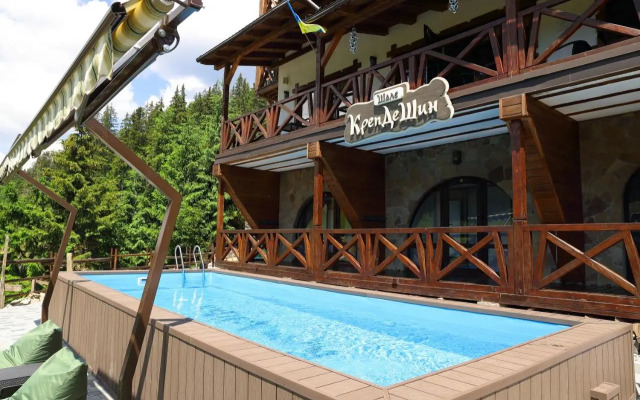 Chalet CrepDeChine Hotel