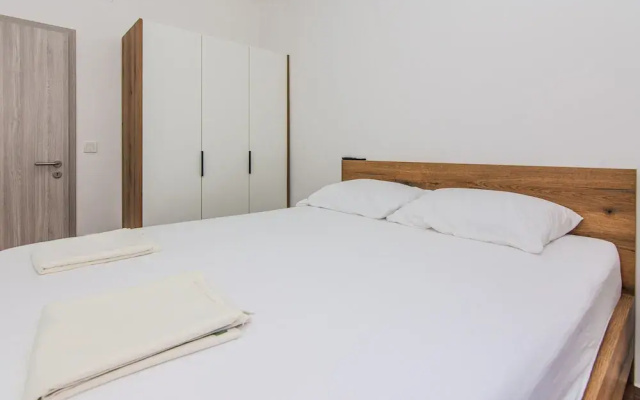 Apartments Mucaj