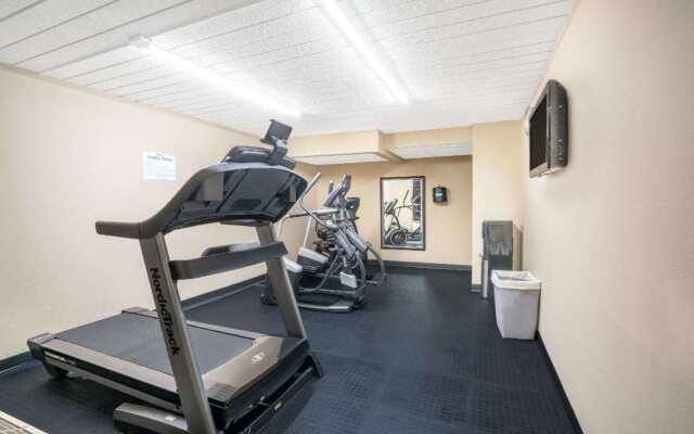 Baymont Inn & Suites Knoxville I-75