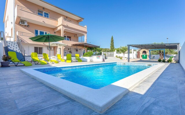 Beautiful Home in Kanica With Wifi and 2 Bedrooms