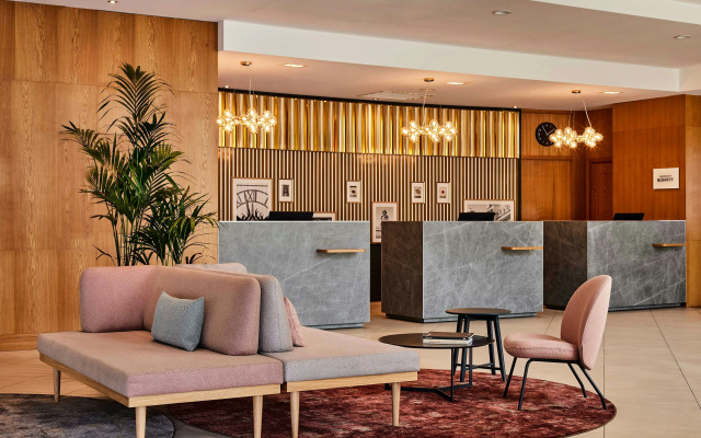 Sheraton Poznan Hotel - Image 2
