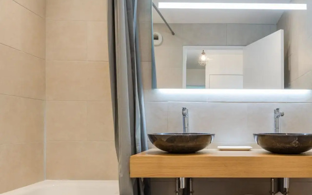 Ariane Disneyland Apartment