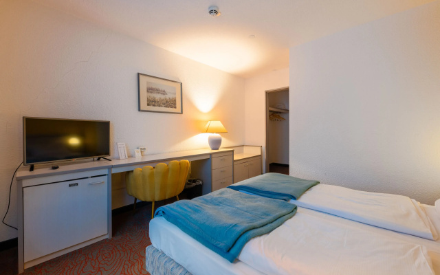 Hessenland Hotel by Stay Awesome