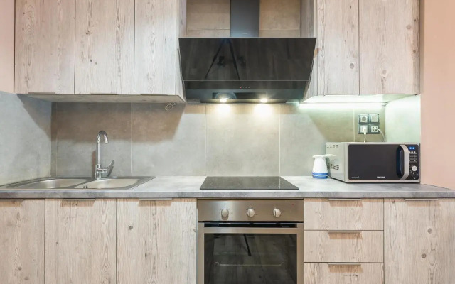 Stylish Luxury Apartment near Acropolis at Neos Kosmos metro station
